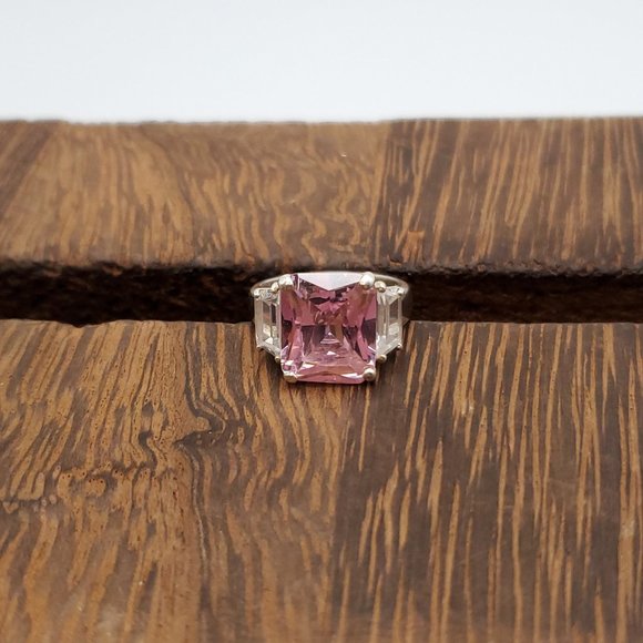 Size 5 925 Sterling Silver Large Pink Rectangle Cubic Zirconia Gem Ring - Picture 1 of 9